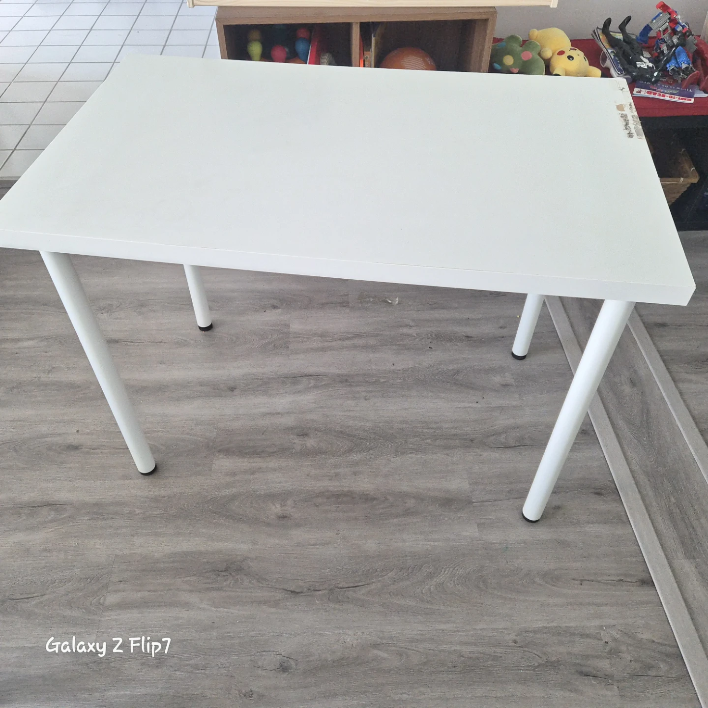 White Table for sale !!