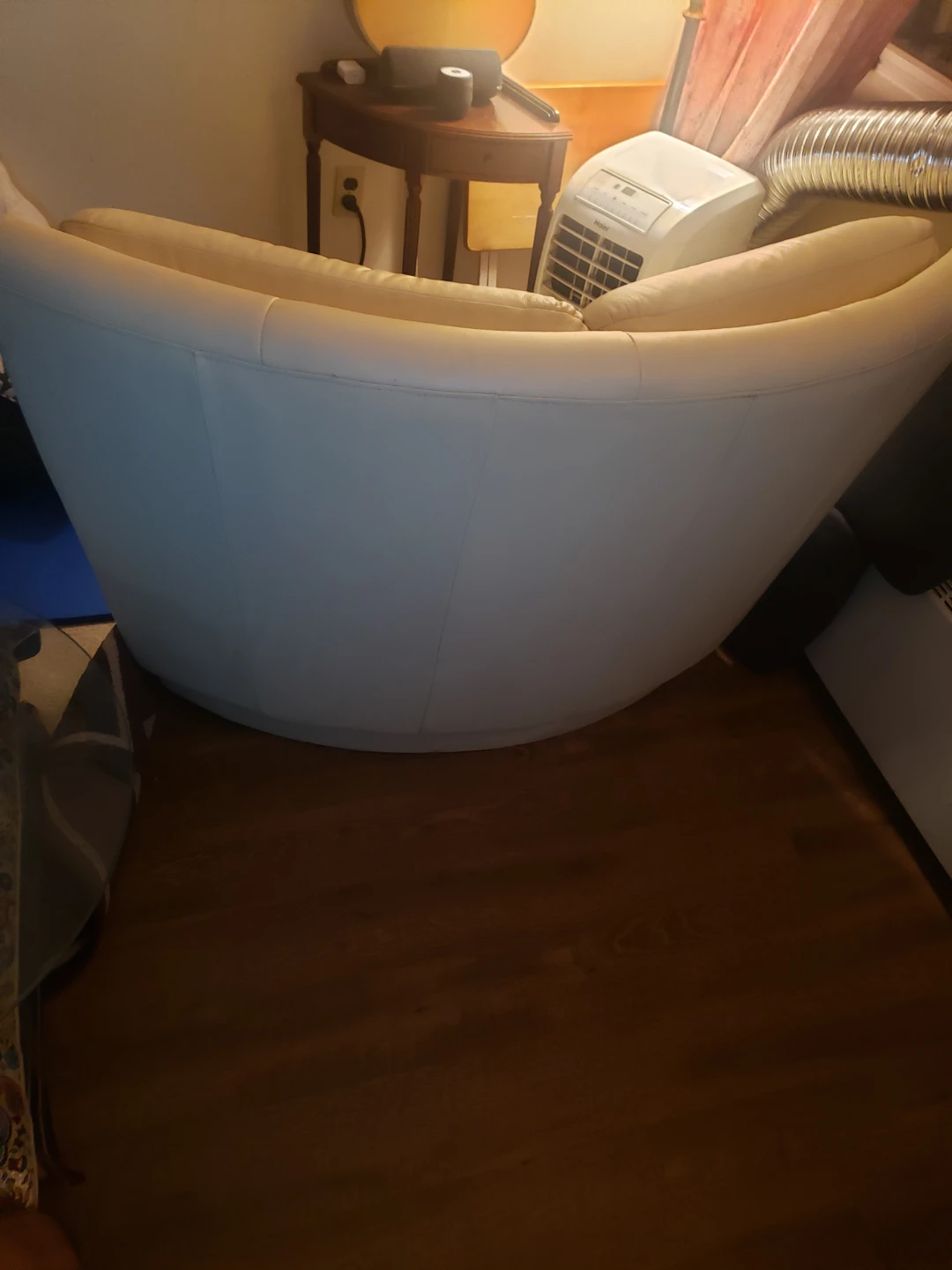 Cream Leather Corner Chair - photo 5