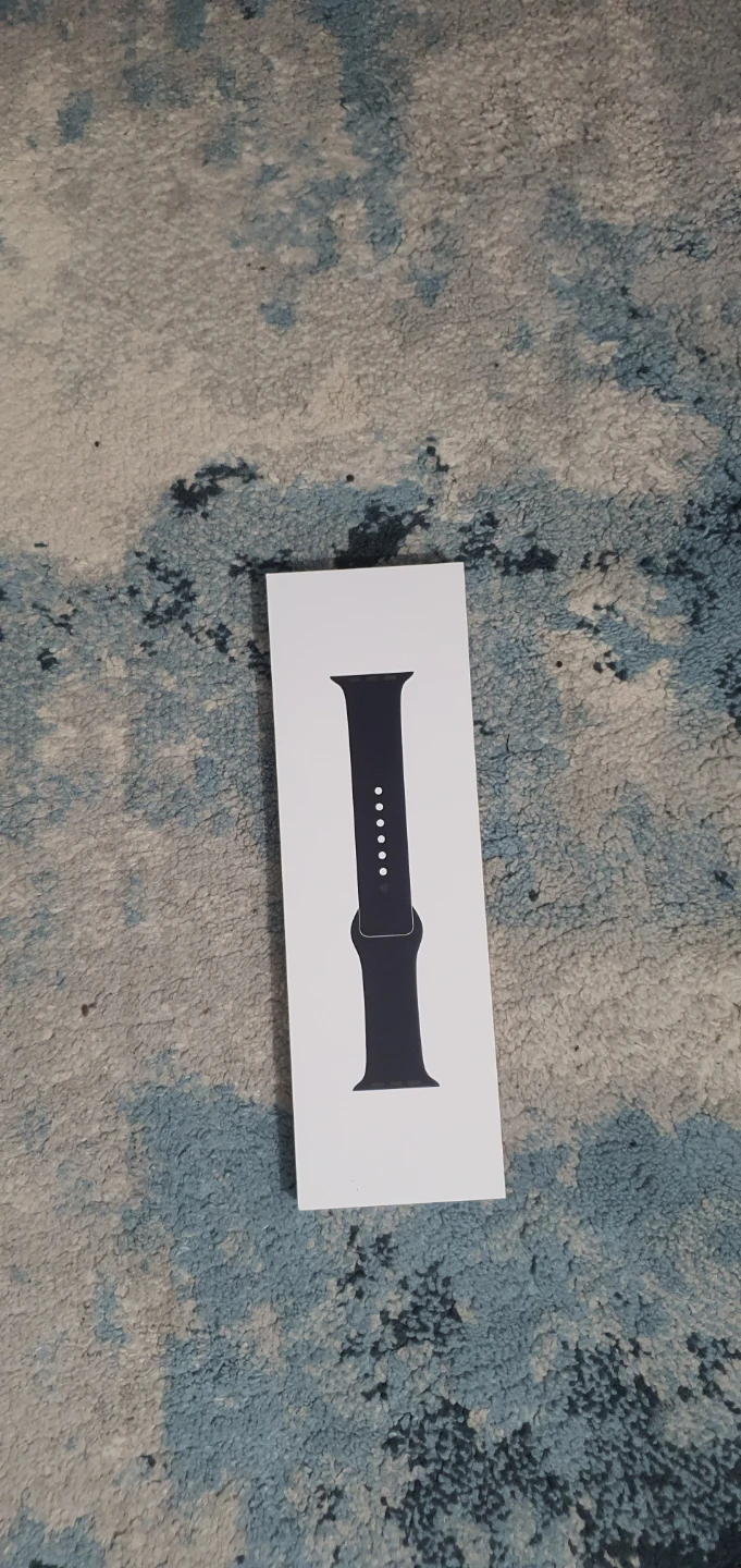 Apple Watch SE 3 with two sets of bands - photo 3