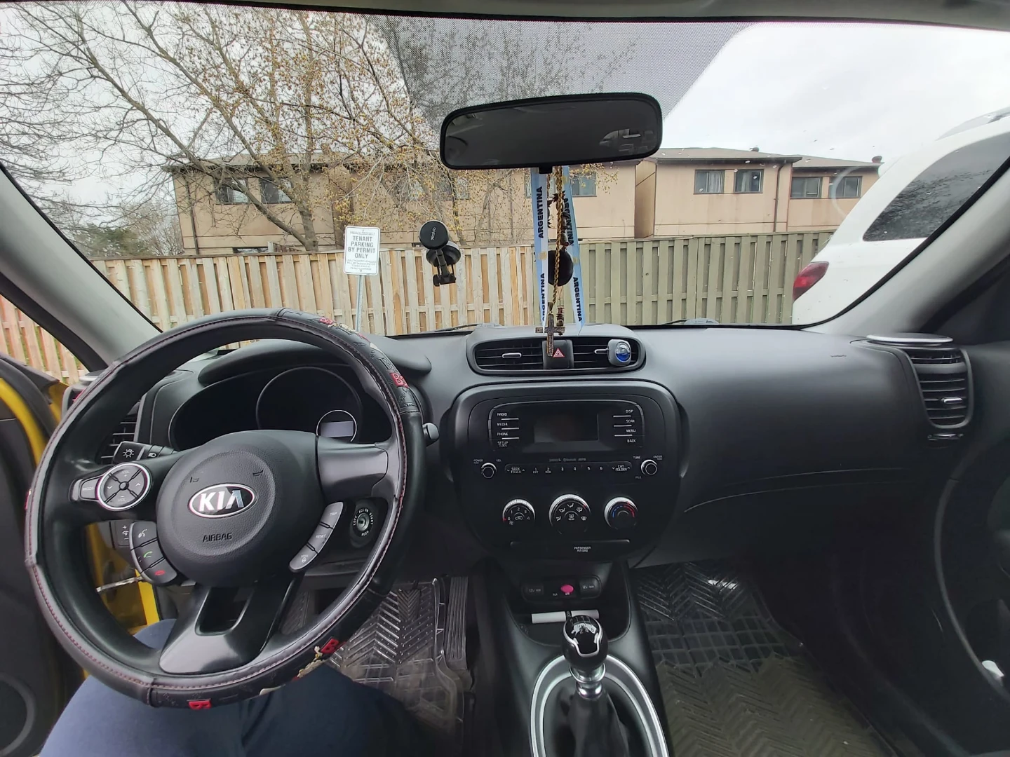 Yellow Kia Soul-2014 -Manual - photo 4