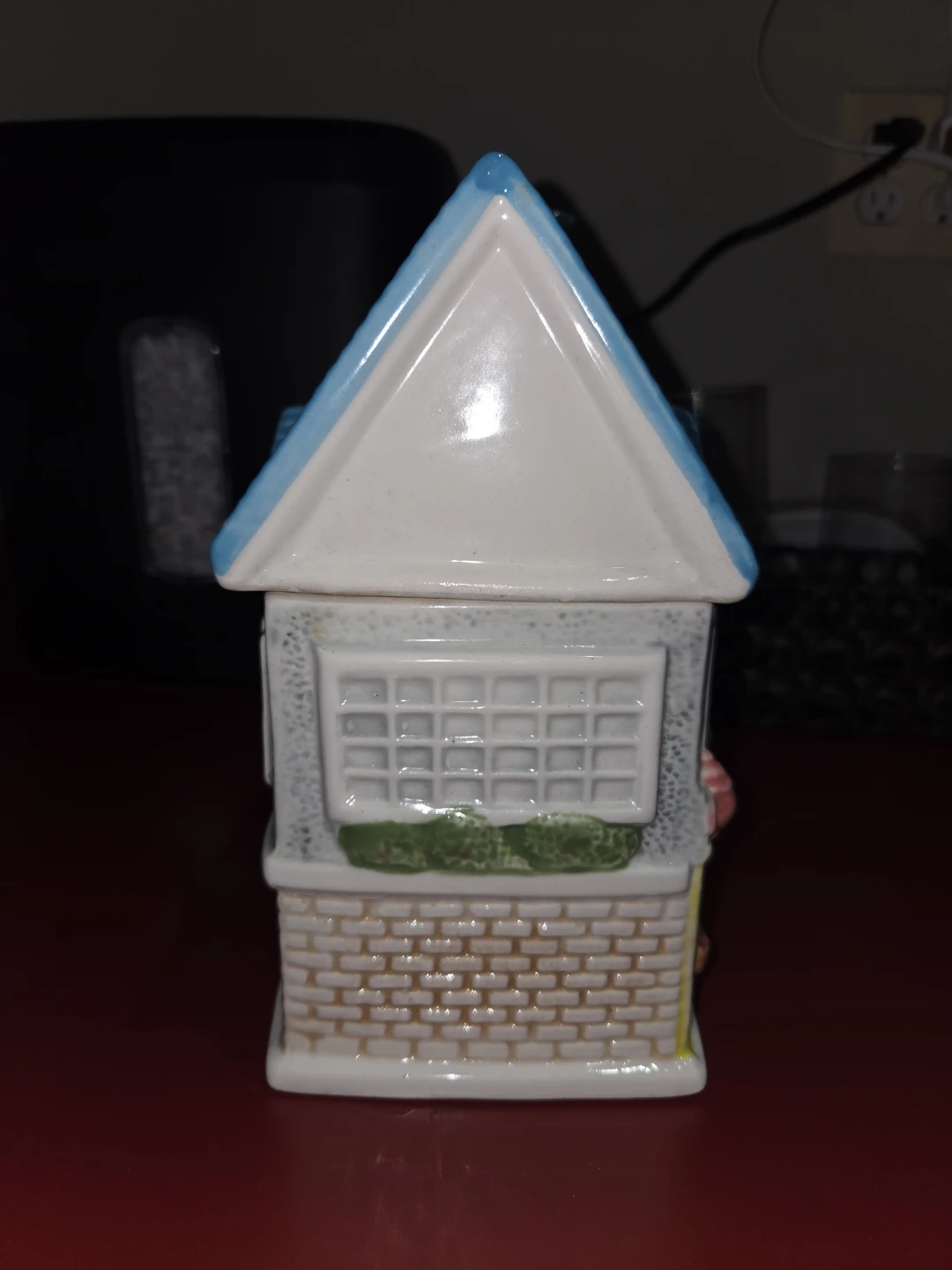 Ceramic Tea Shop House Figurine - photo 4