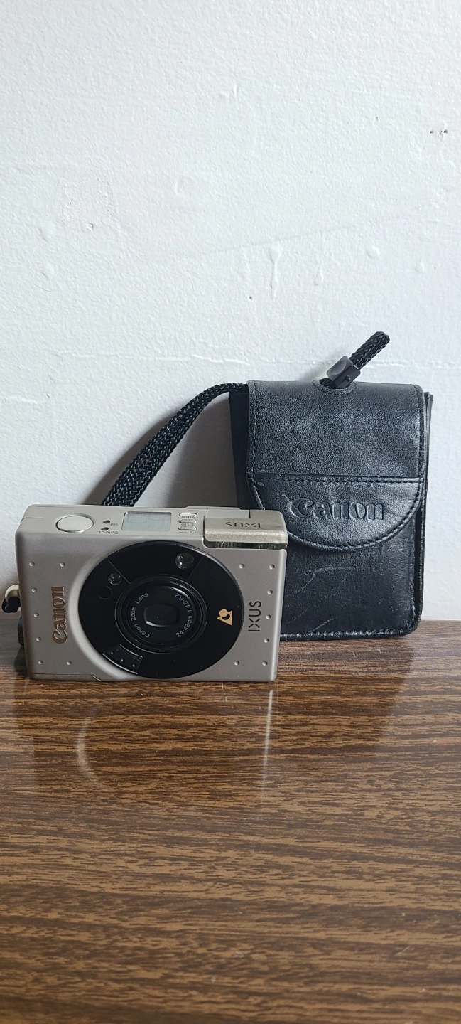Canon IXUS Black & Silver Point & Shoot Zoom Lens 24-48mm Film - photo 2