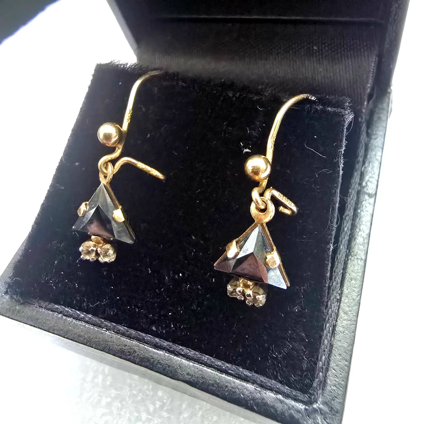 Vintage 10K Gold earrings with onyx and diamond stones