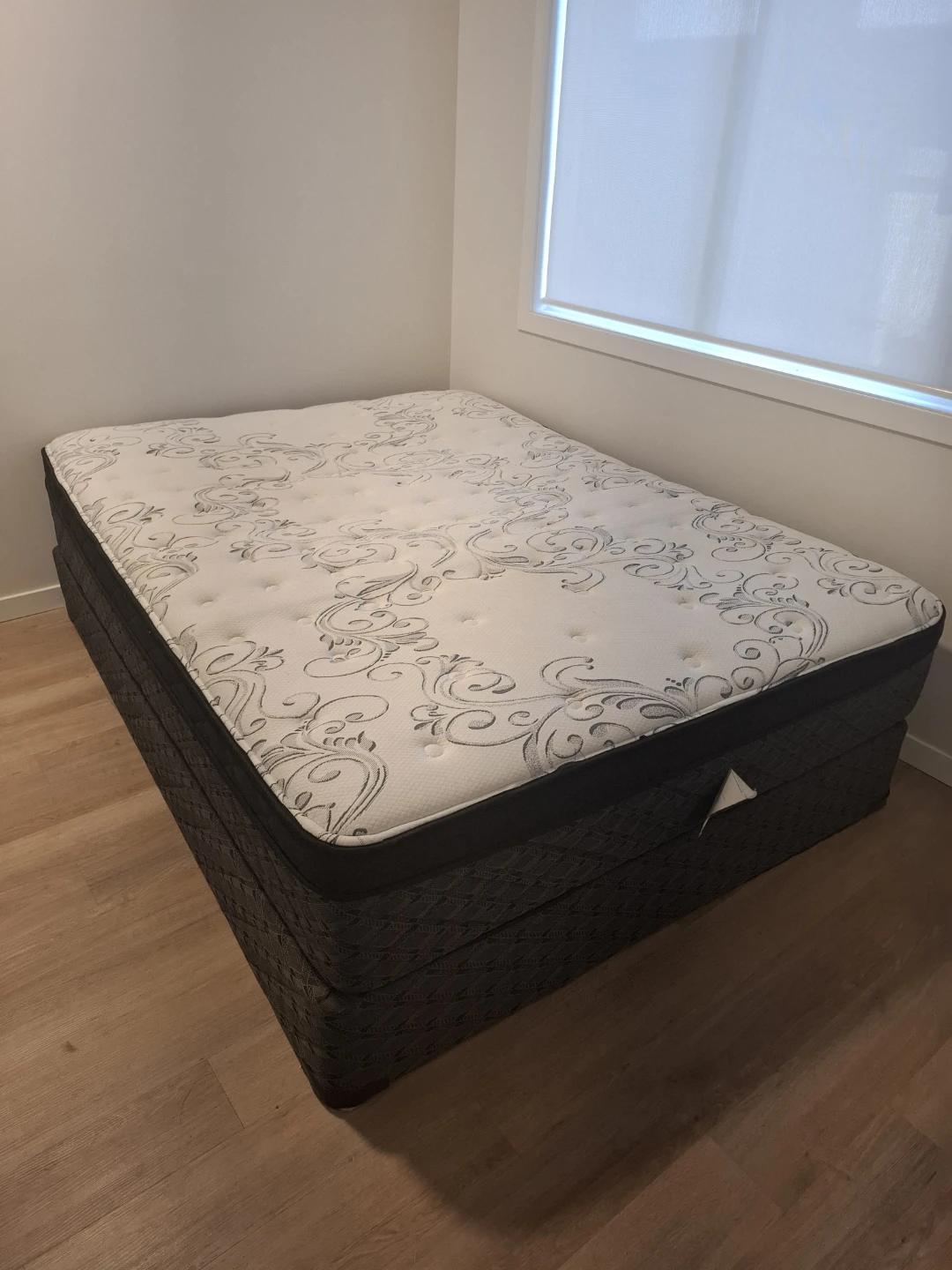 Queen Size Mattress with Box Spring