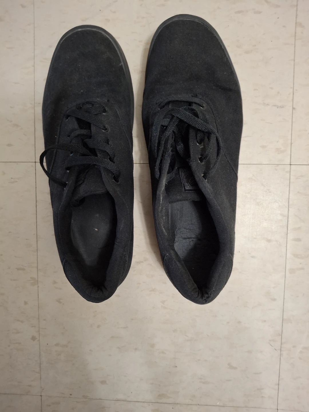 Men's FILA sneakers