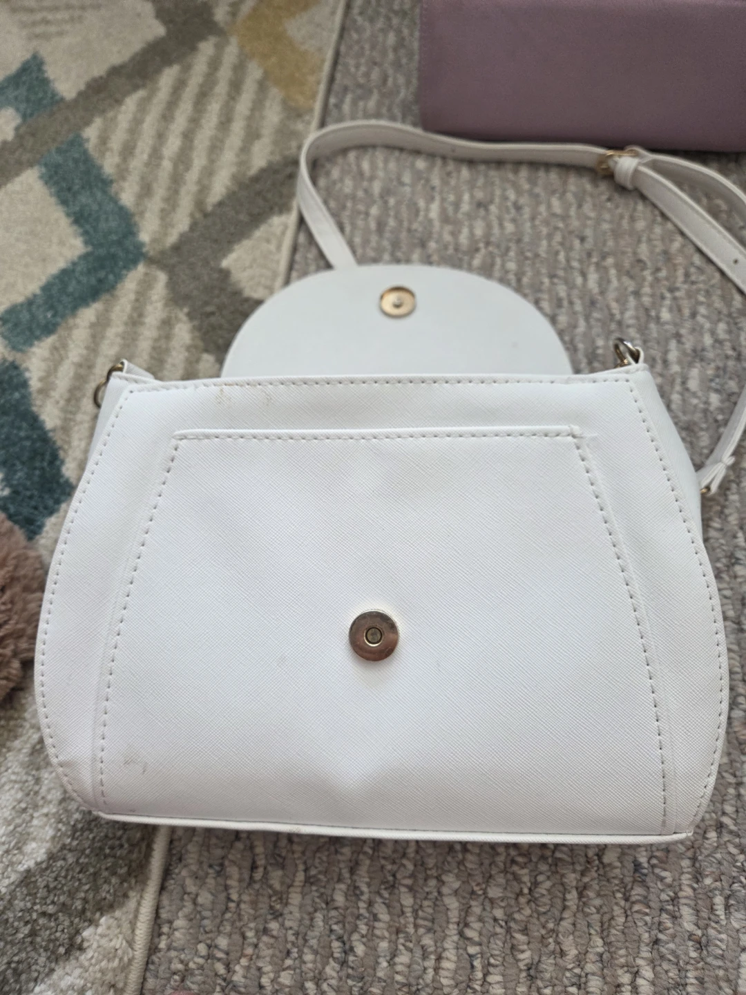 White crossbody bag with pink glitter flap - photo 3