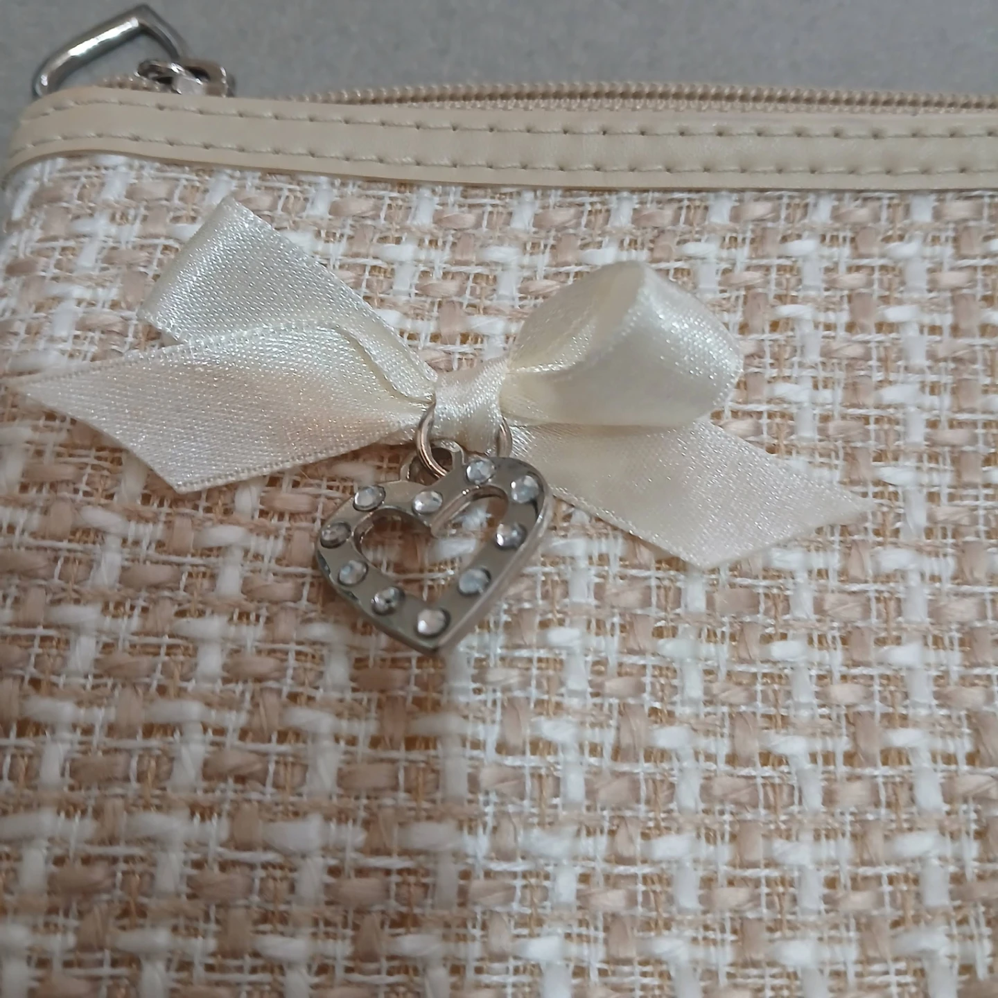 ⚽ Woven Cosmetic Pouch with Heart Charm - photo 2