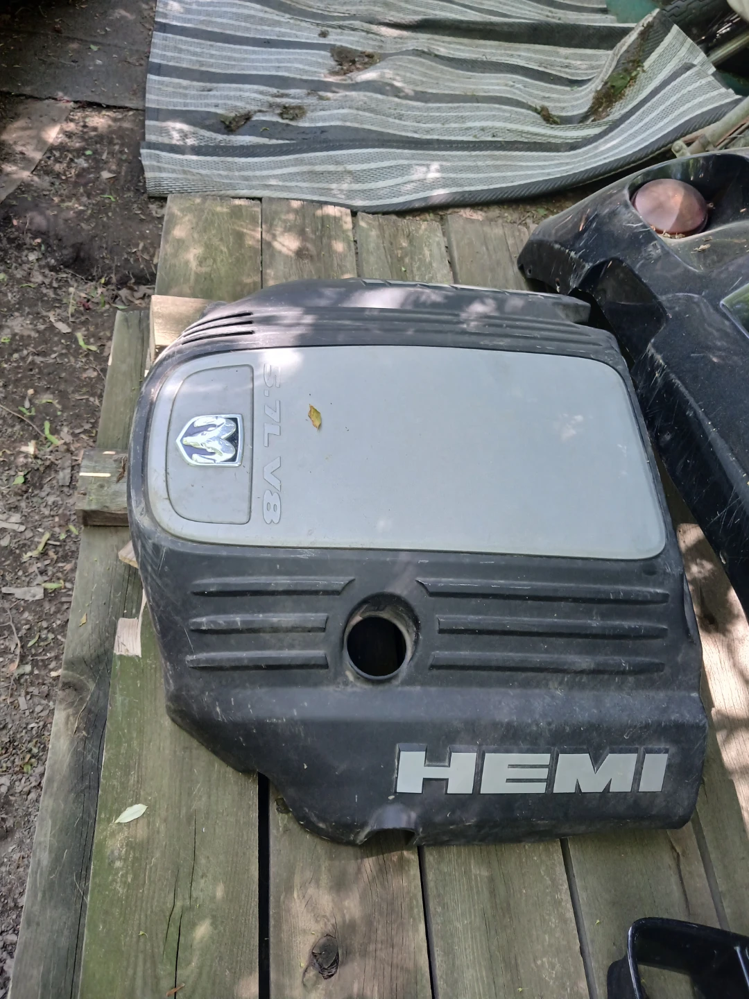 Dodge HEMI 5.7L V8 Engine Cover