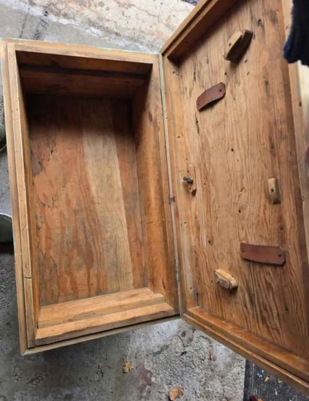 Carpenter tool box - photo 3