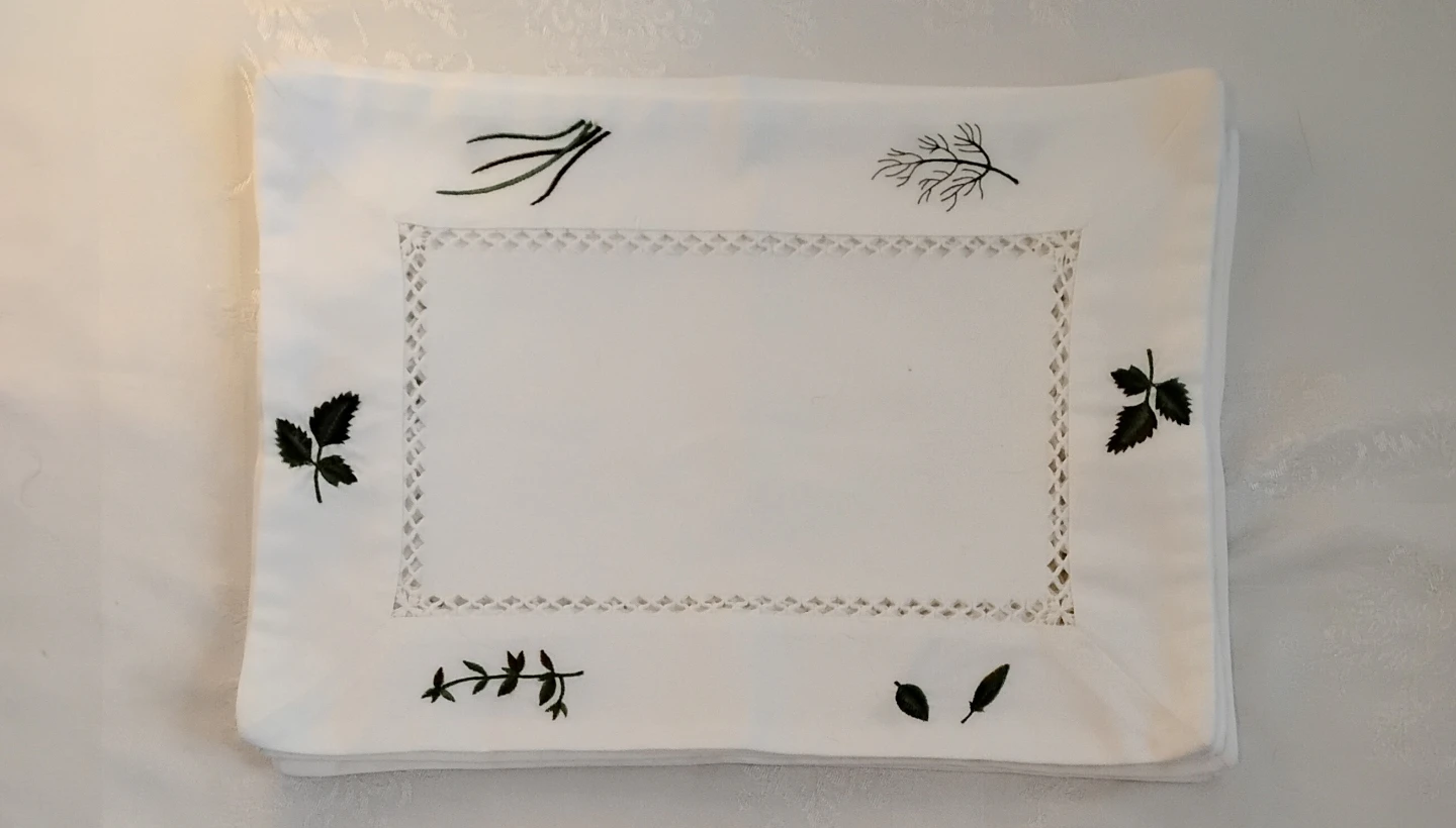 ⚽ West German Linen Placemats