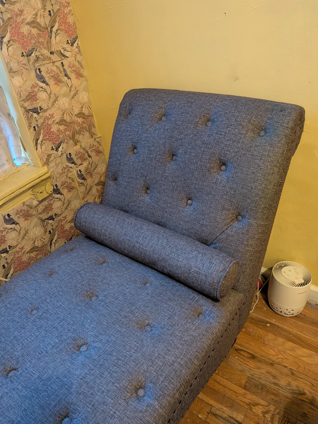 Tufted Chaise Lounge Chair - photo 2