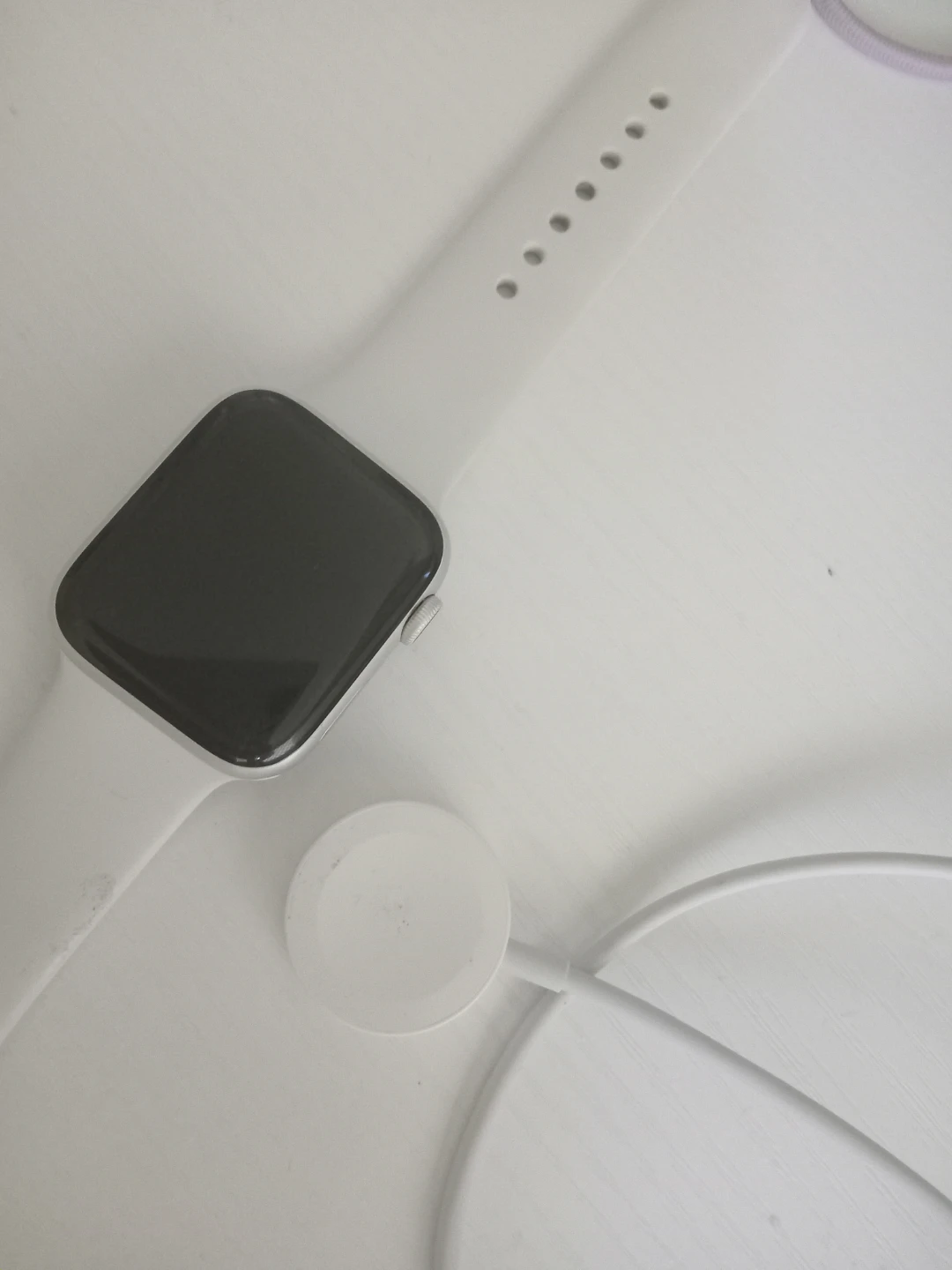 Apple Watch Series 4- White - photo 3