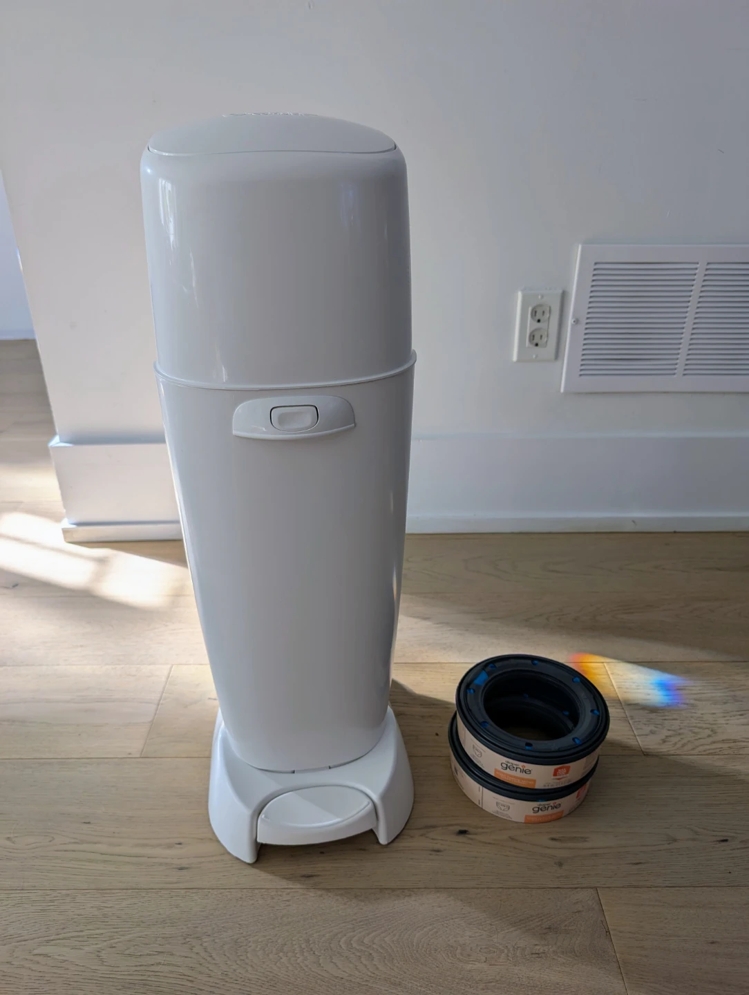 Diaper Genie Complete + over 2 refills + carbon filter