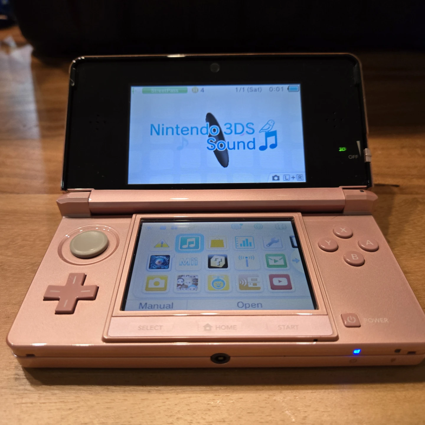 Nintendo 3DS Pearl Pink. CIB. With charger. Works perfect. - photo 2