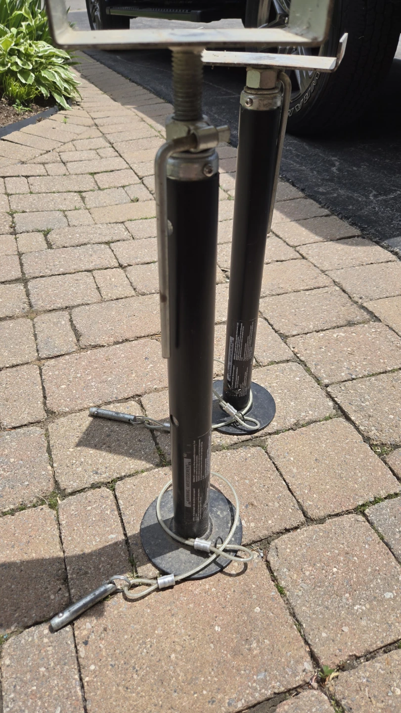 Camco 48866 Eaz-Lift Slide-Out Support - Pair