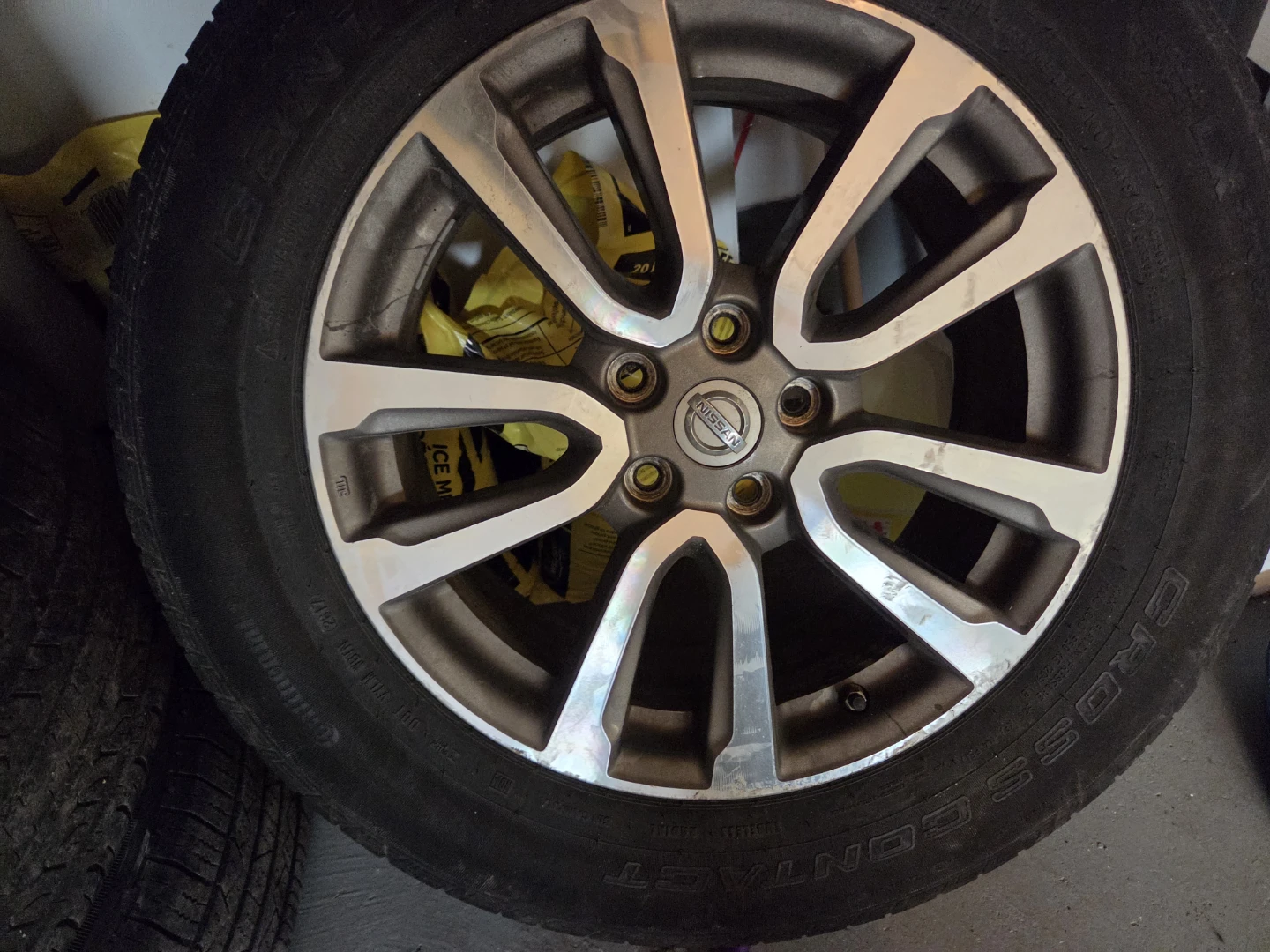 Nissan OEM Alloy Wheel with Continental Tire