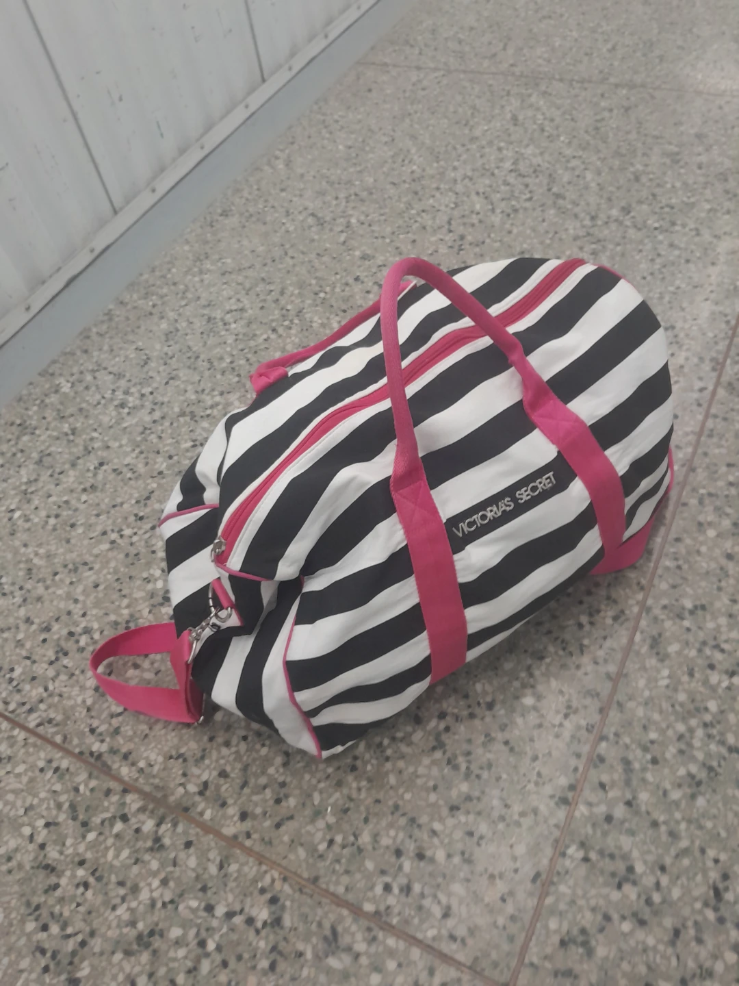 Victoria's Secret Striped Duffle Bag - photo 3