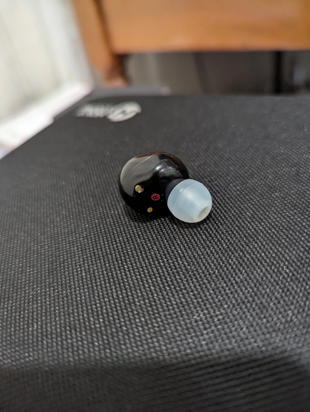 Sony WF-1000XM5 Wireless Earbuds, only the Right one has sound, - photo 2