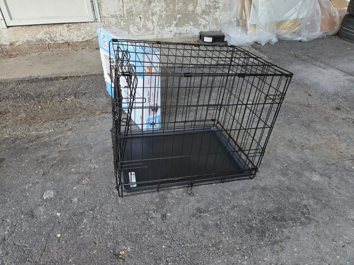 Essentials Single Door Pet Crate - Small - photo 4