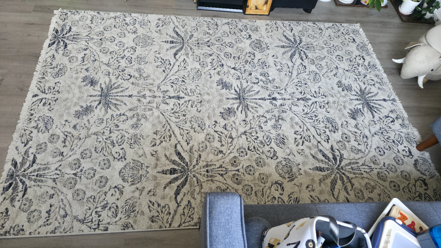 Area Rug with Floral Pattern - photo 4