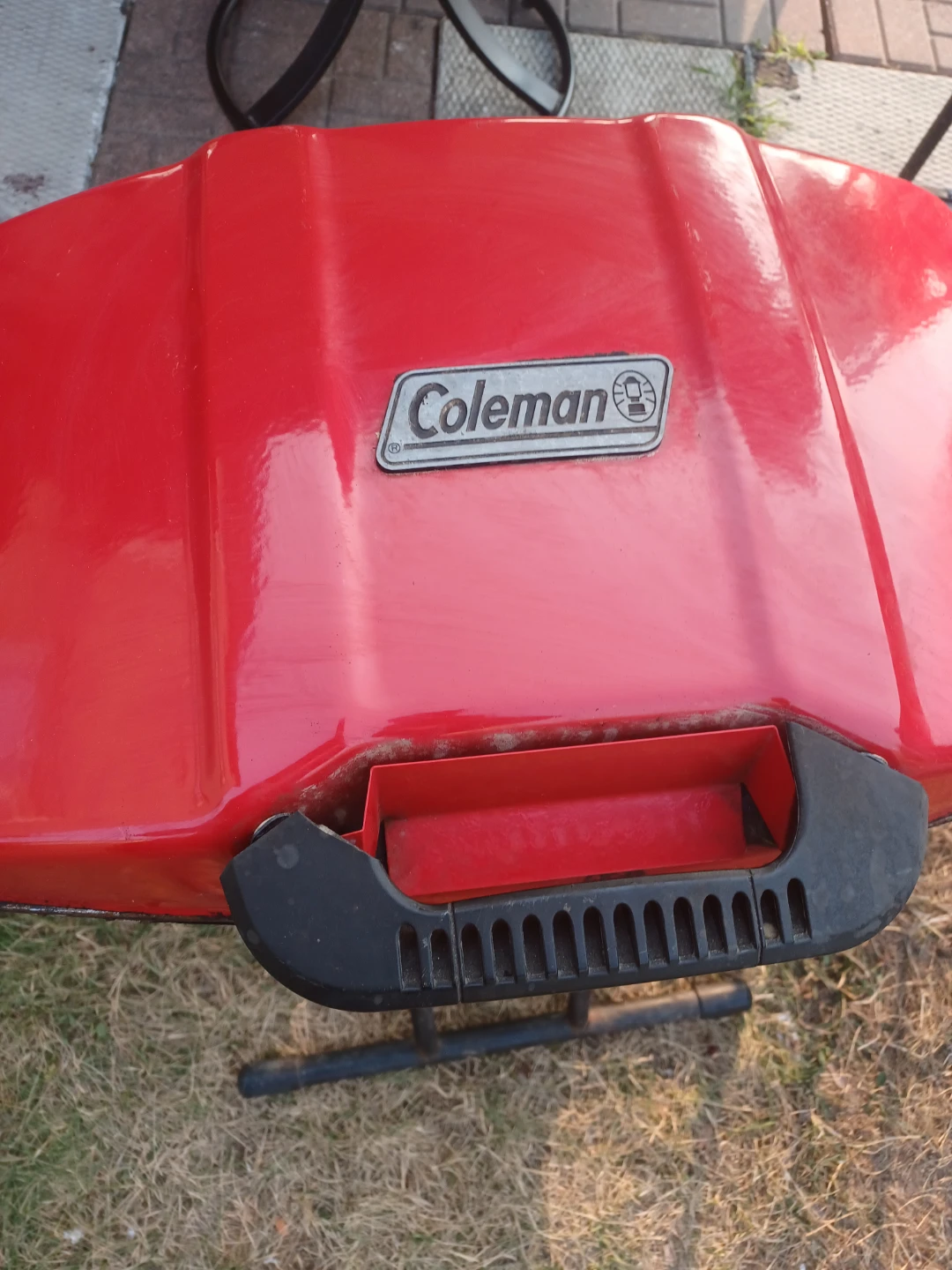 Coleman Propane BBQ Grill with 4 Propane Tanks - photo 4