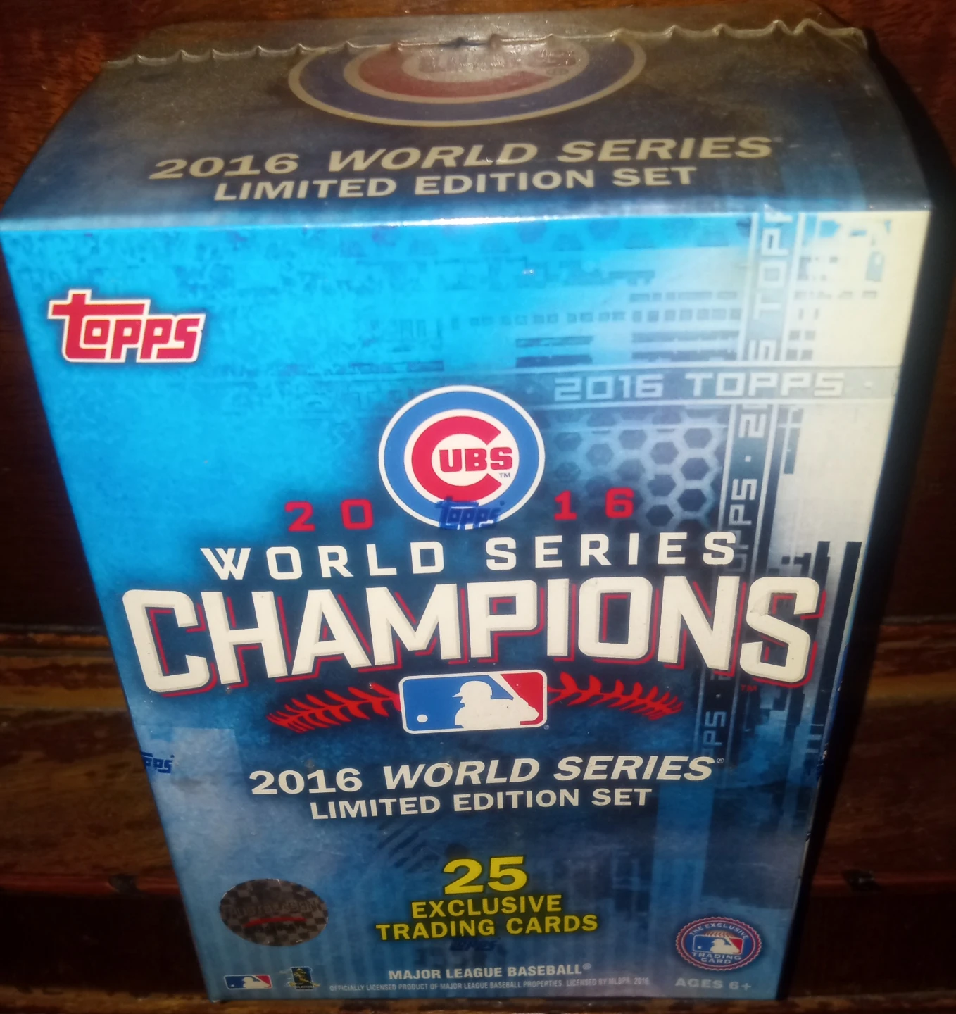 Topps Chicago Cubs World Series Champs Limited Edition Card Set