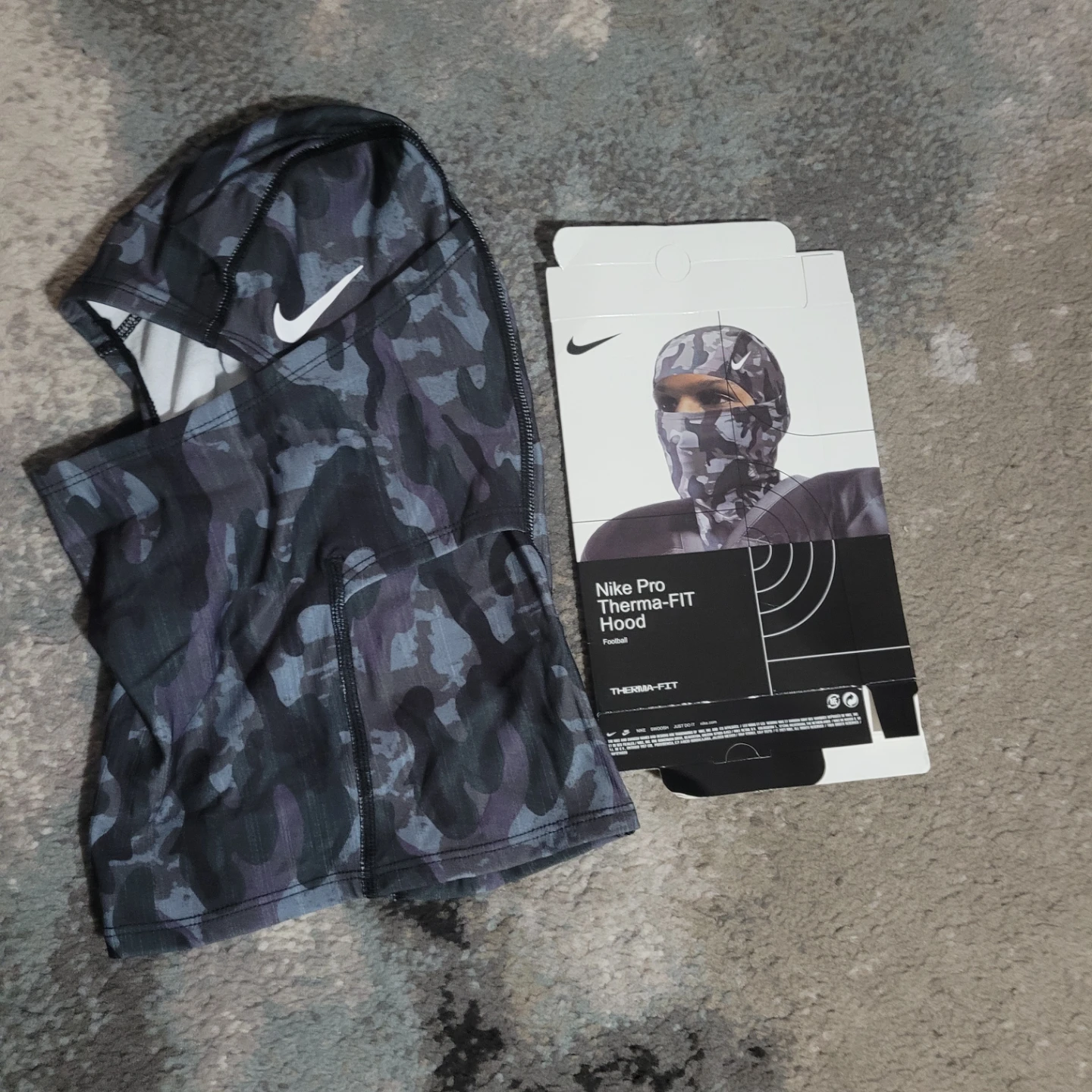 Nike Pro Therma-FIT Hood