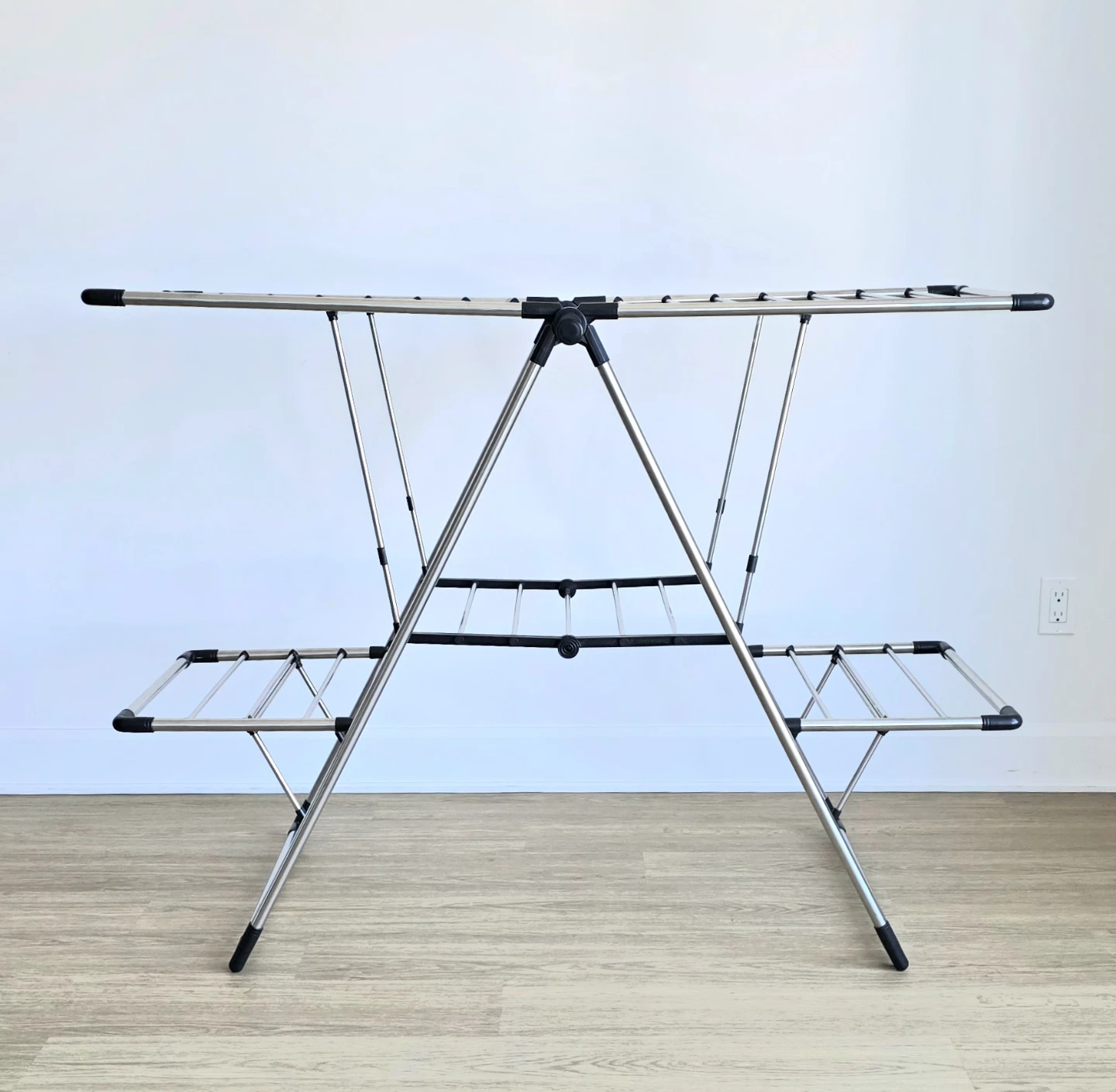 [Moving Sale] Clothes Drying Rack / Séchoir à linge