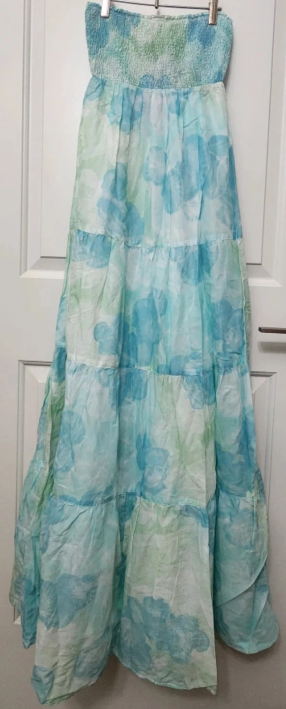 ⚽ Brand new Strapless Dress+ free gift
