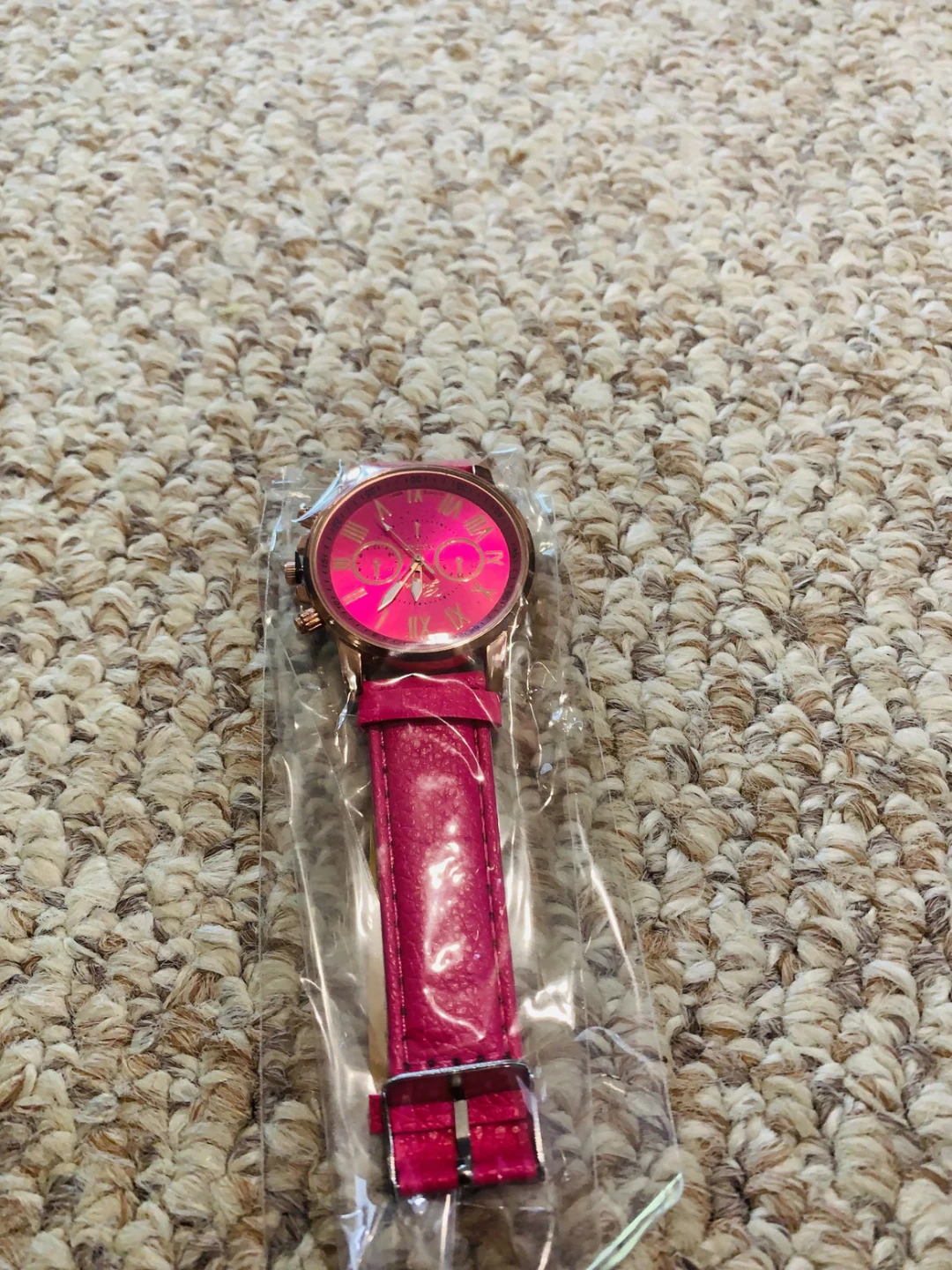 Women's Quartz Watch with Faux Leather Strap - photo 4