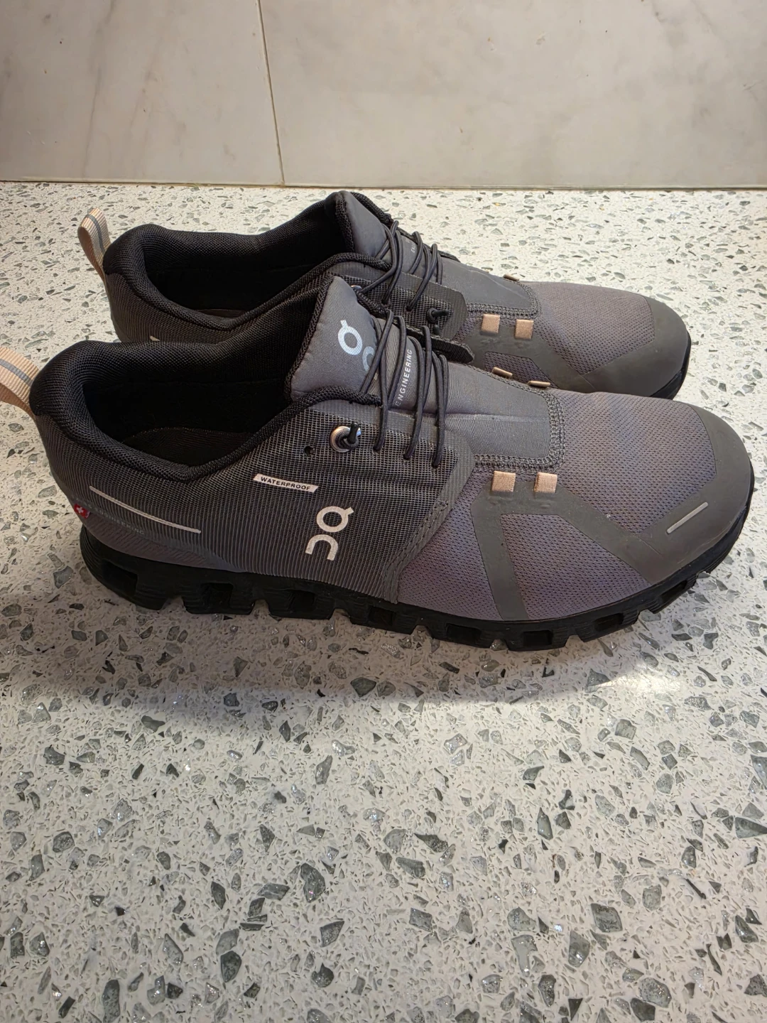 On Cloud Waterproof Running Shoes