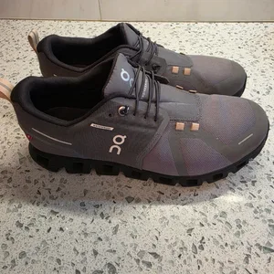 On Cloud Waterproof Running Shoes