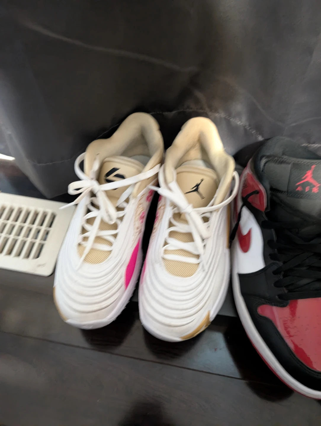 Jordan basketball shoes - photo 3