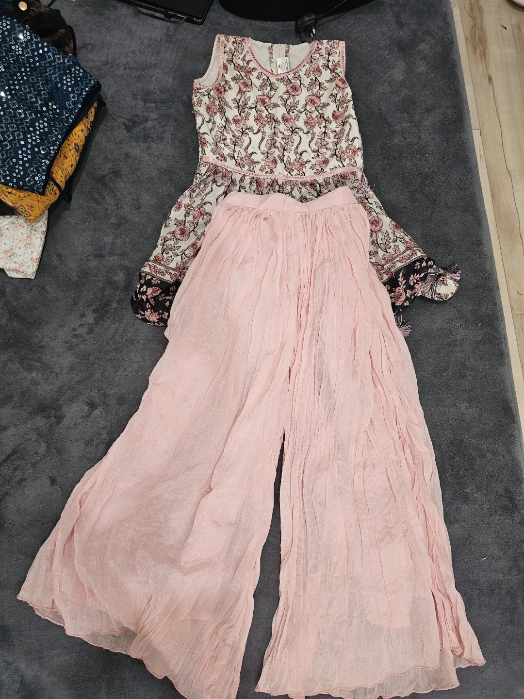 Pink Floral Jumpsuit with Wide Leg Pants - photo 3
