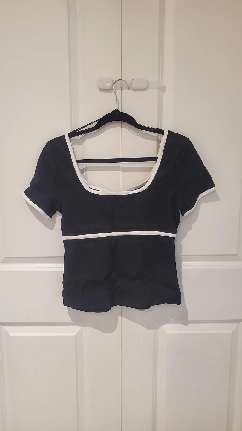 Black & White Trimmed Square Neck Top - Size Small - photo 2