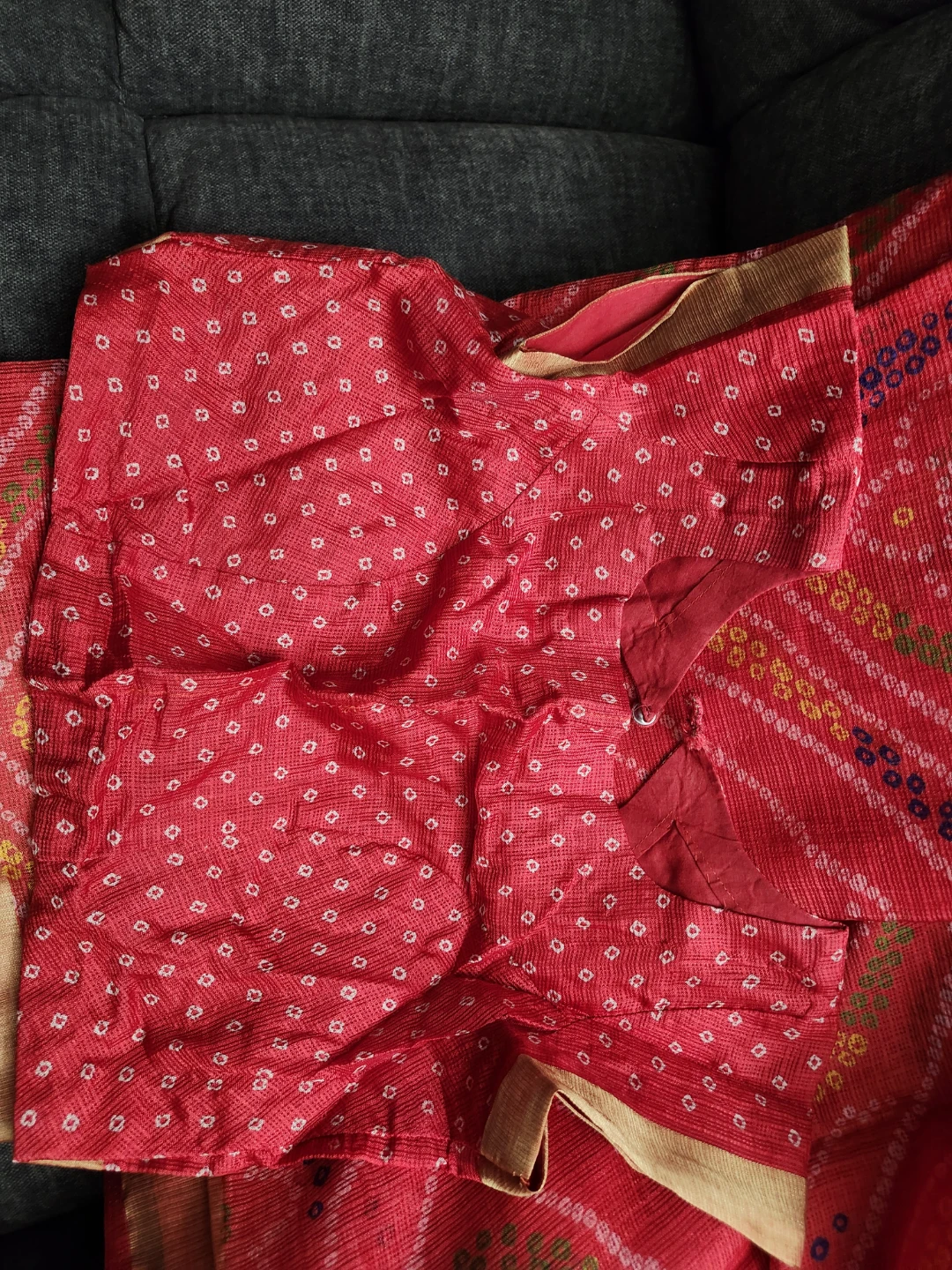Red Bandhani Saree Blouse Piece - photo 3