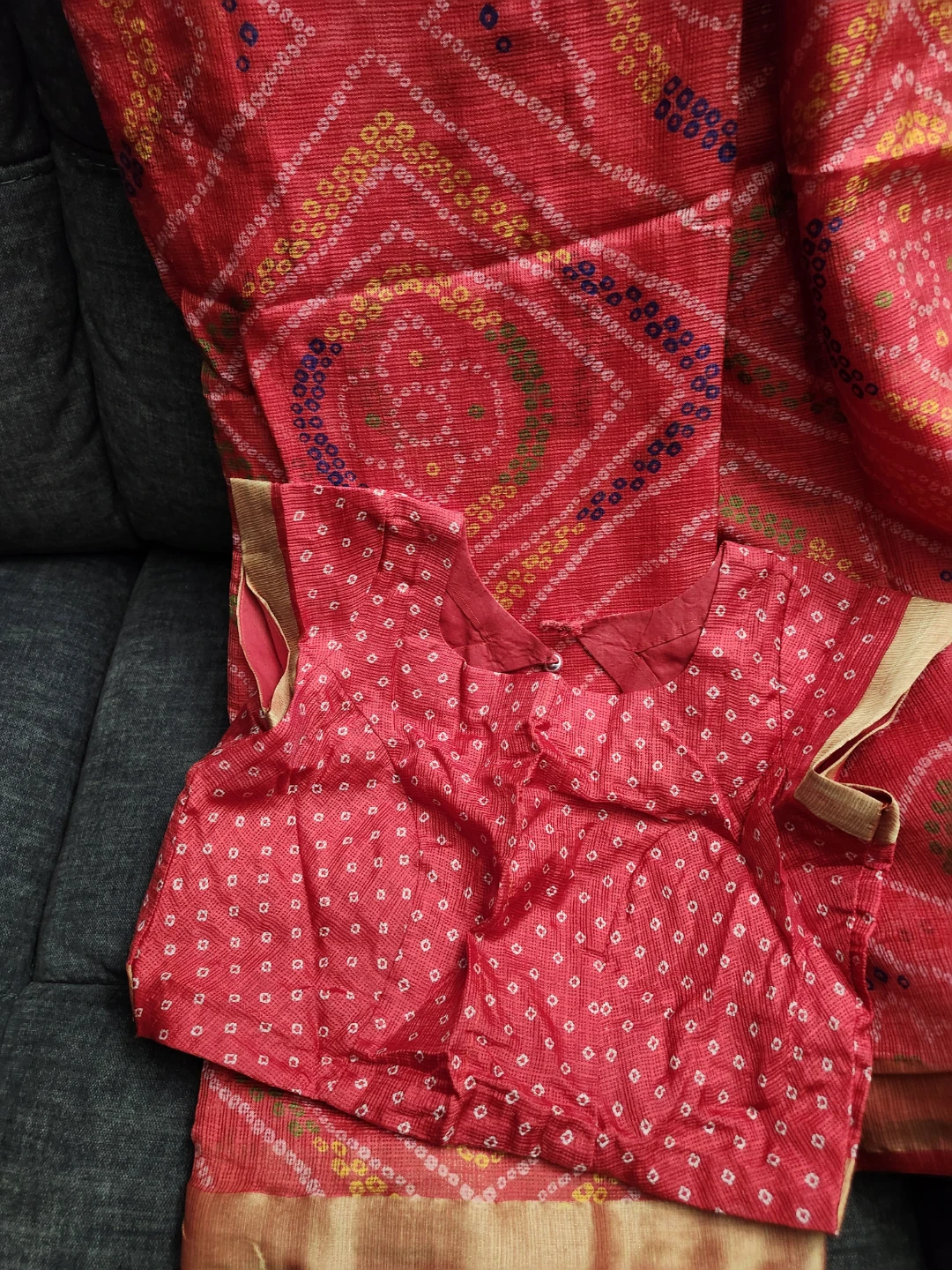 Red Bandhani Saree Blouse Piece - photo 4