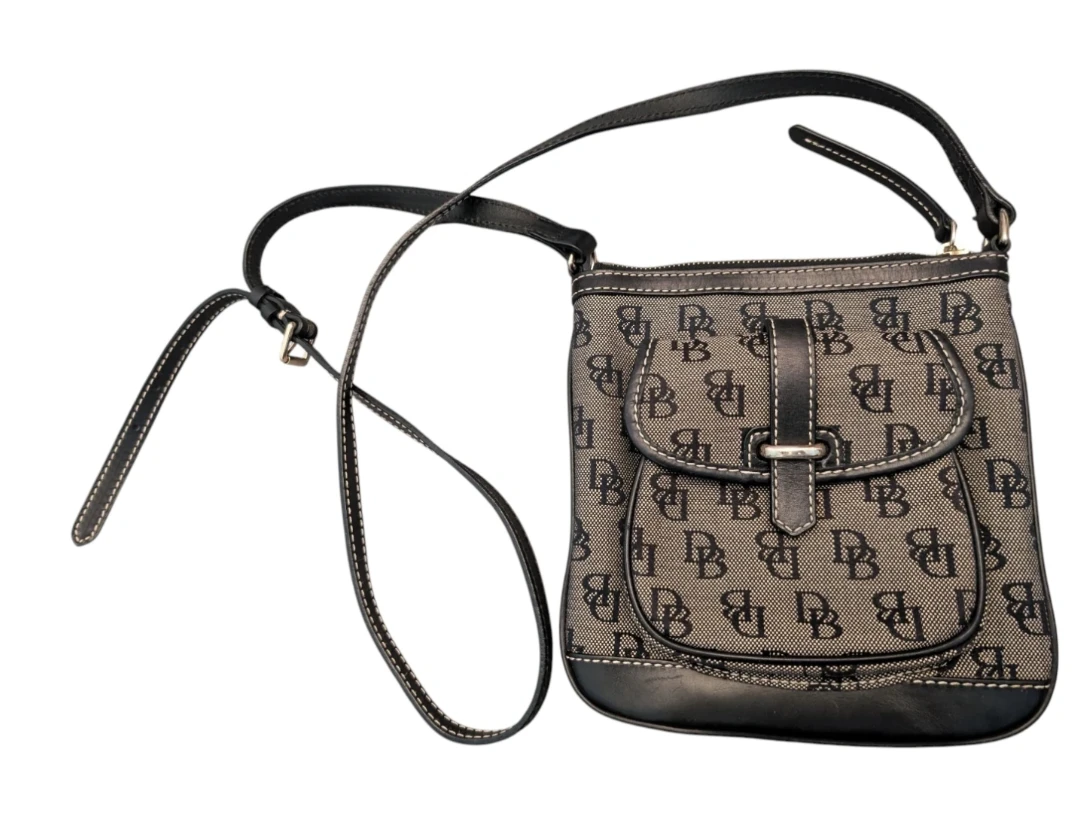 Dooney & Bourke Crossbody Bag ⚽