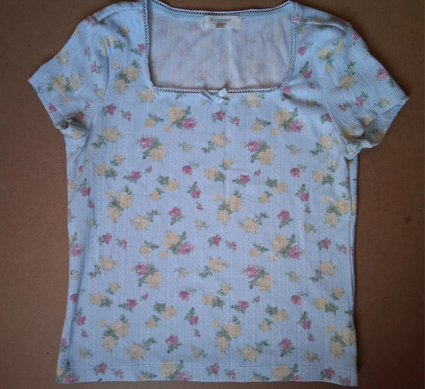 Junior shirts! Mostly all Medium - photo 5