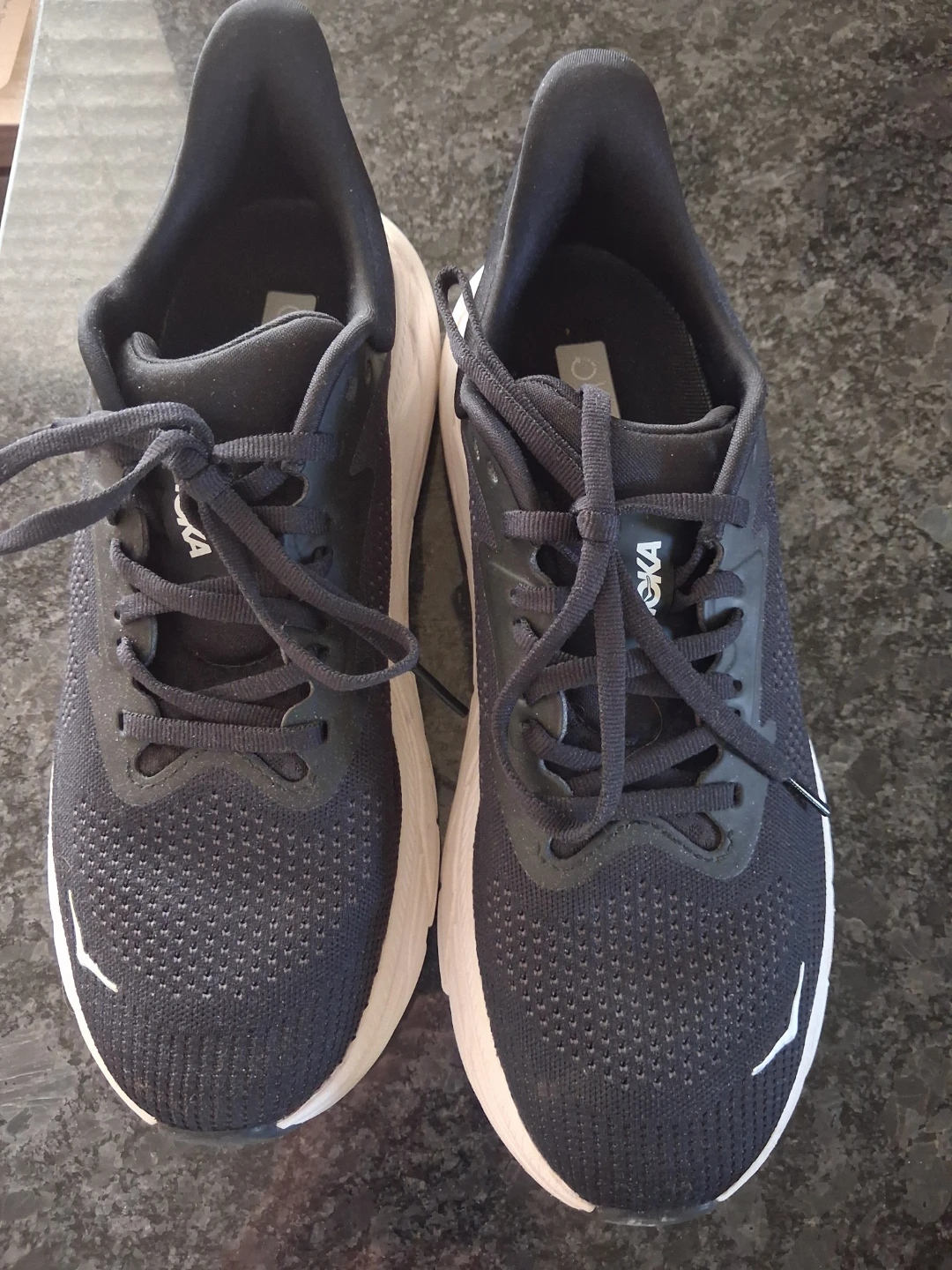 Hoka Arahi 7 Running Shoes - Black/White