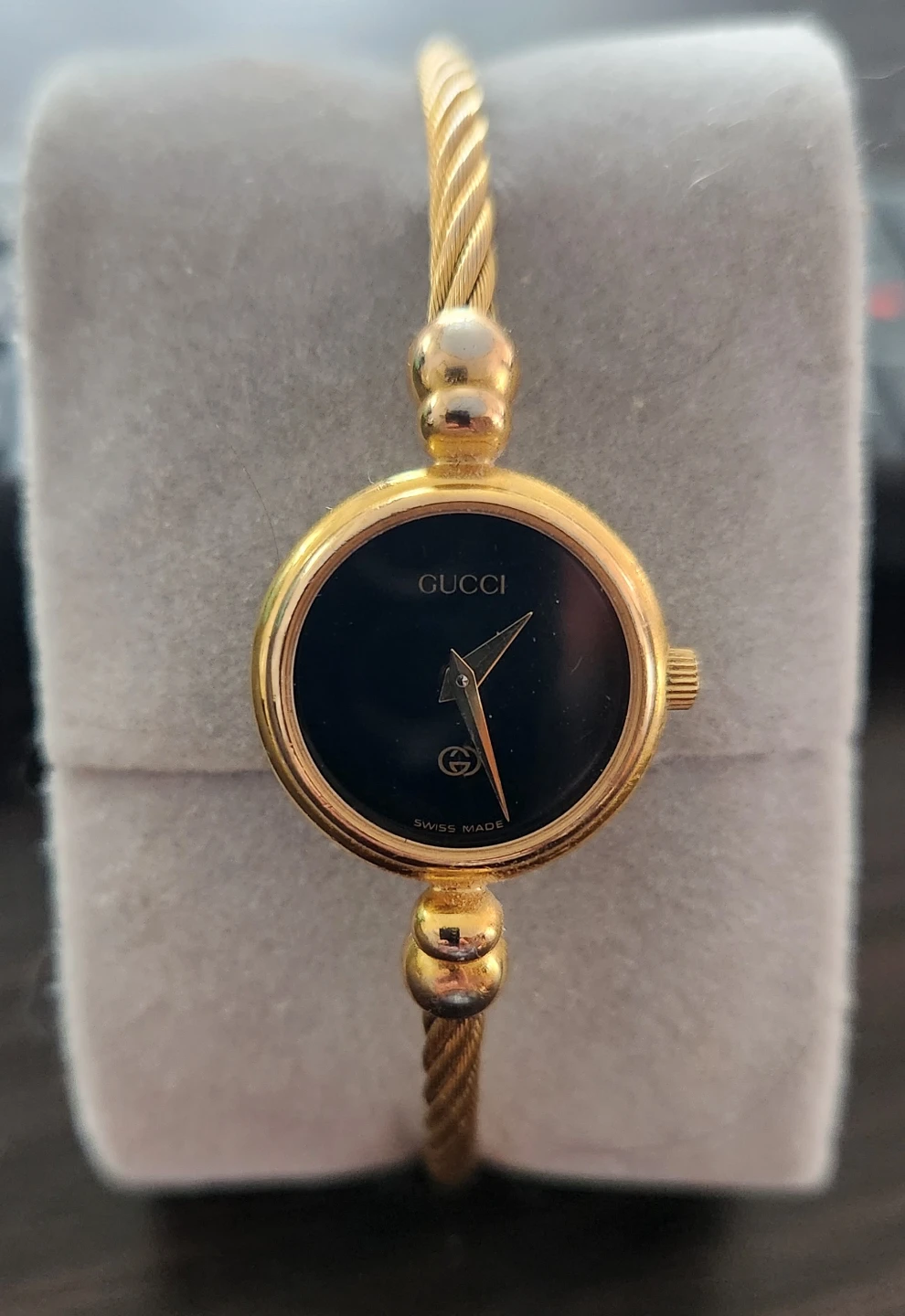 Gucci 2700L Swiss Made Bangle Watch
