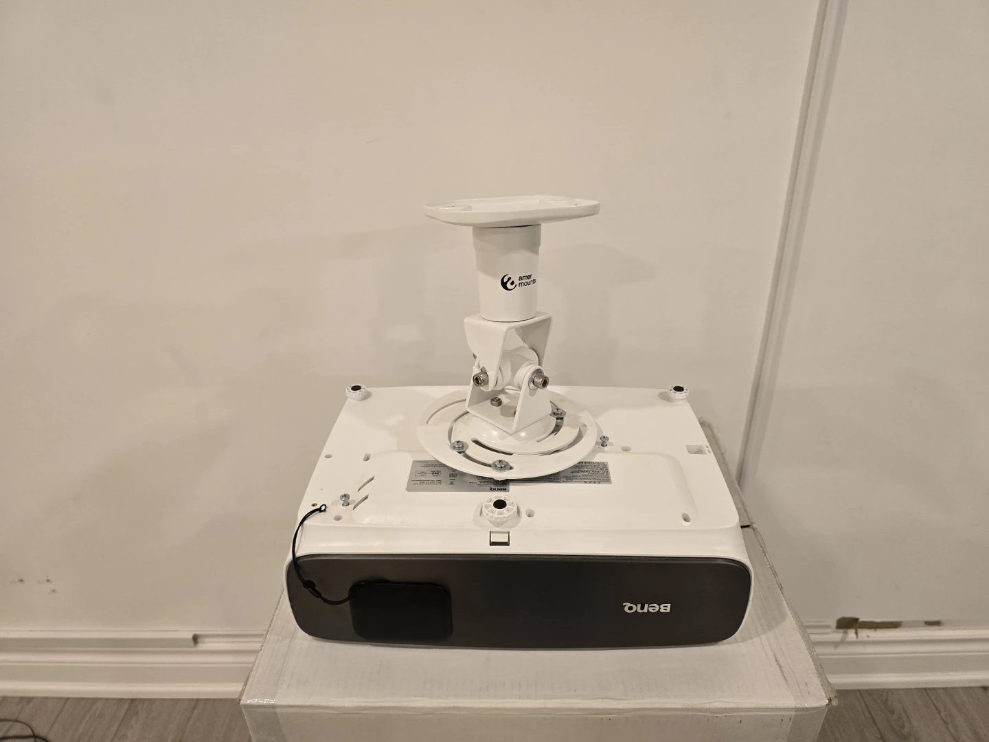 BenQ 4K HDR Projector with Amer Mounts Ceiling Mount - photo 3