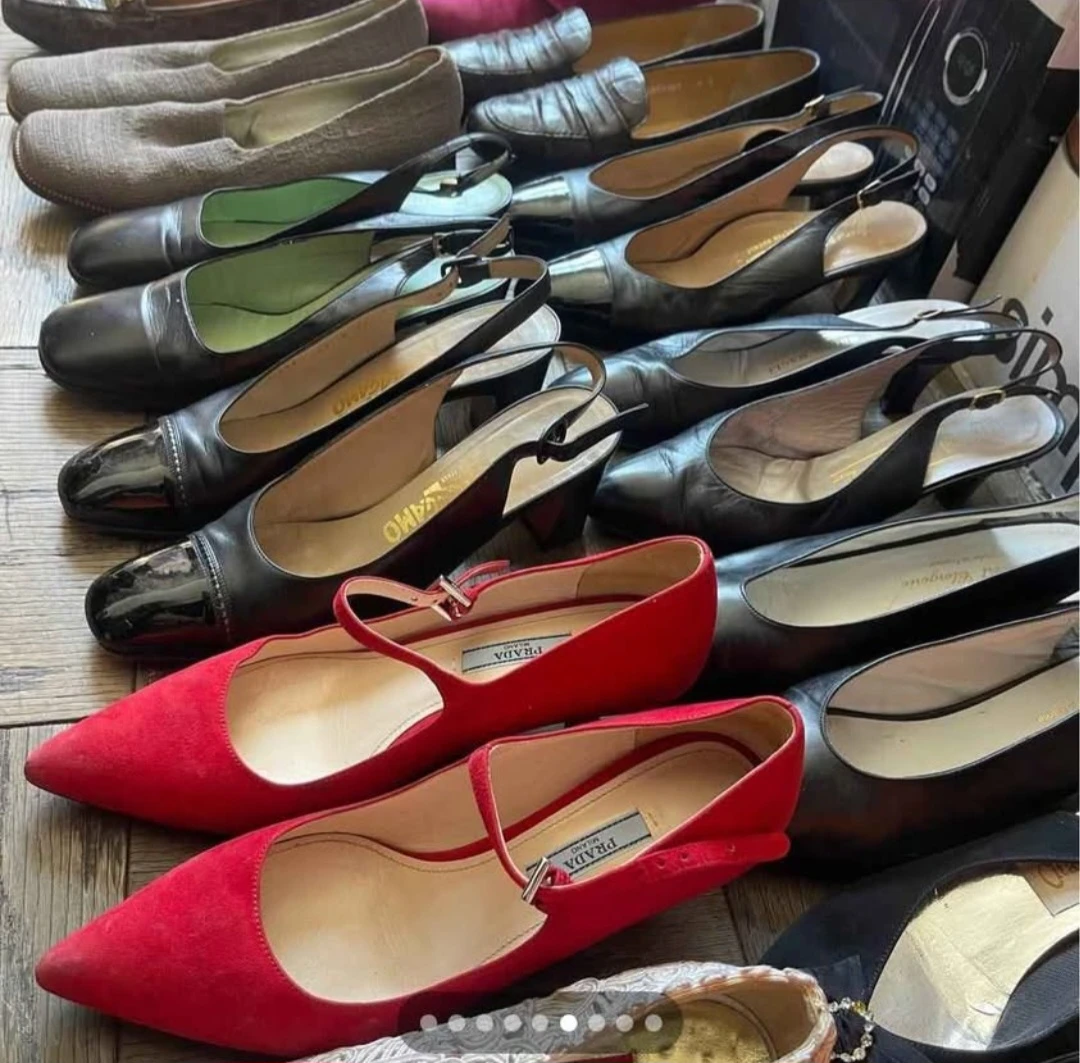 Clothes, shoes, handbags - photo 3