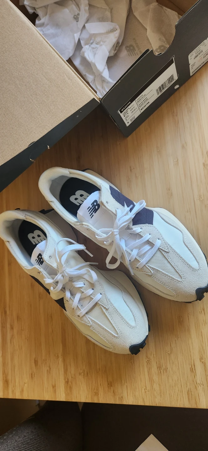 New Balance 327 Sneakers WS327FE White Size 9.5