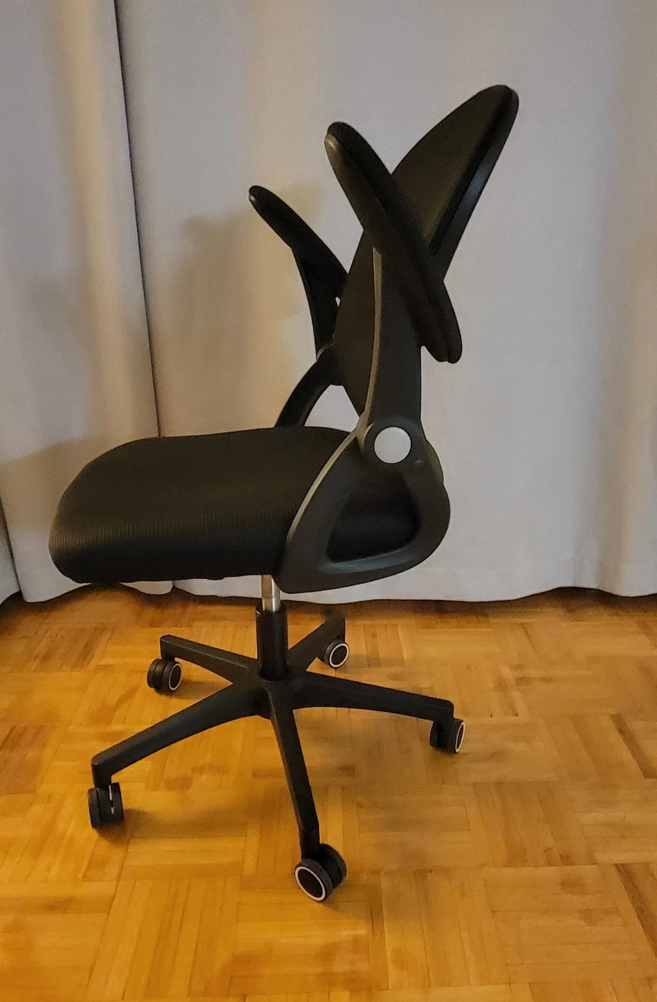 Black Mesh Office Chair with Flip-Up Arms ⚽ - photo 4