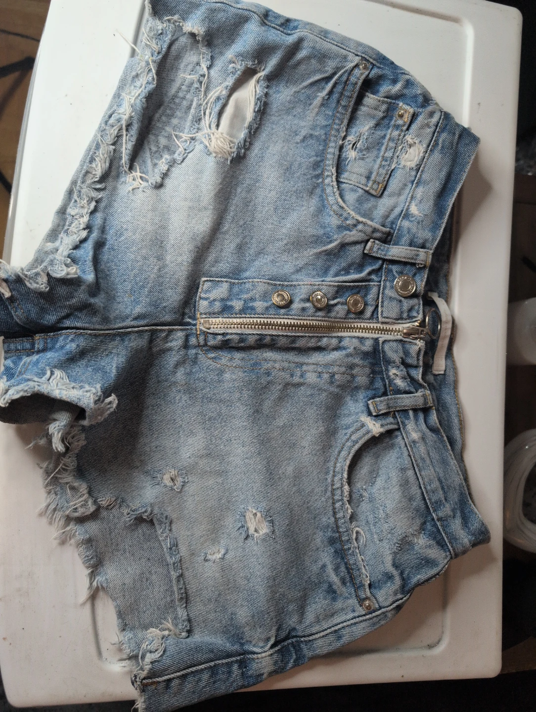 Zara Distressed Denim Shorts Size 25