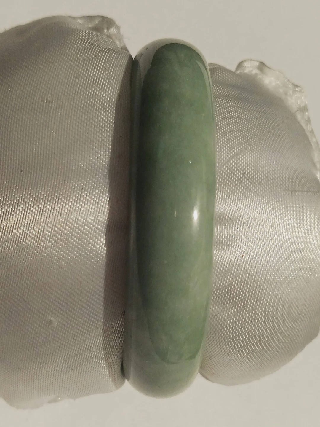Beautiful Jade Bangle Bracelet small size.  2.75" - photo 3