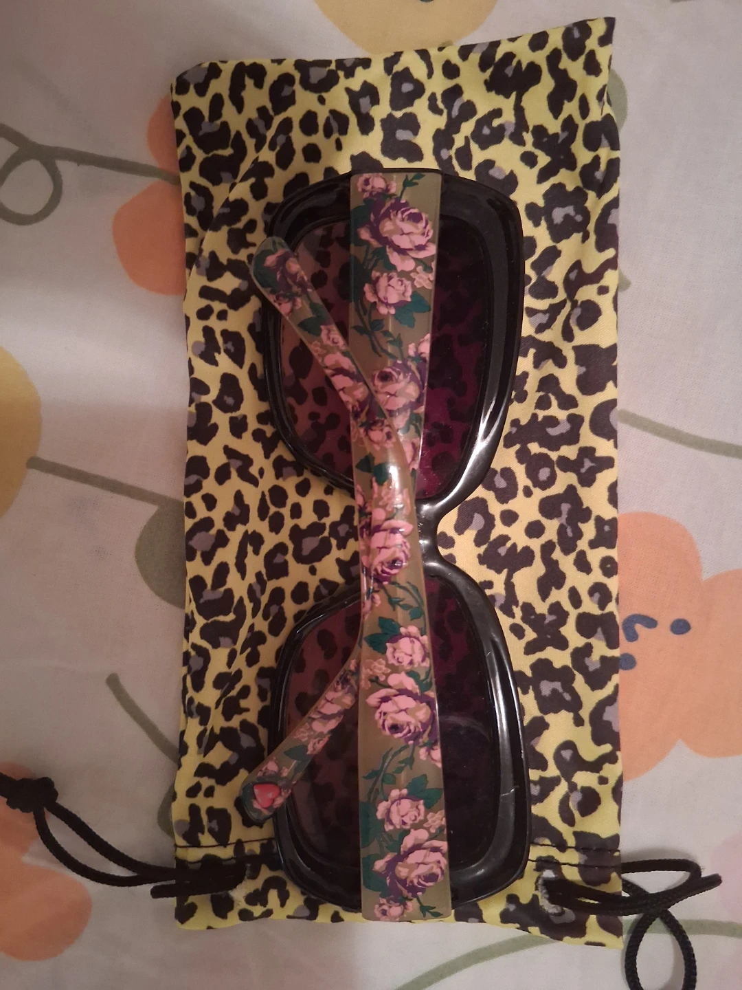 Betsey Johnson Sunglasses with Leopard Print Case - photo 2
