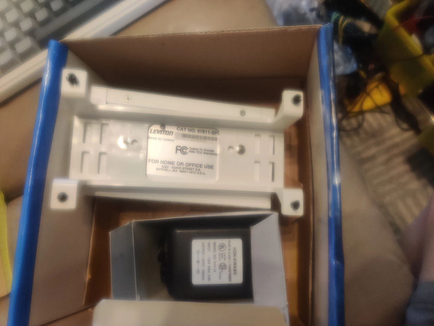Leviton Hi-Speed Computer Network Switch 5-Port - photo 3