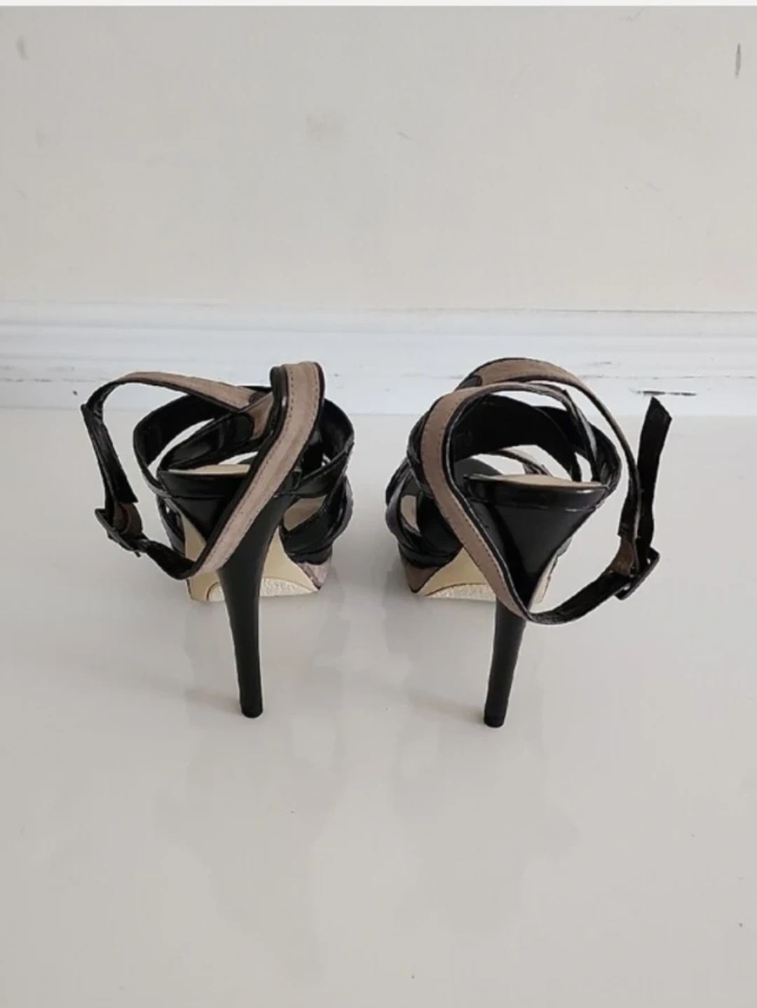 Just Fab Black and Tan Strappy Heels - photo 5